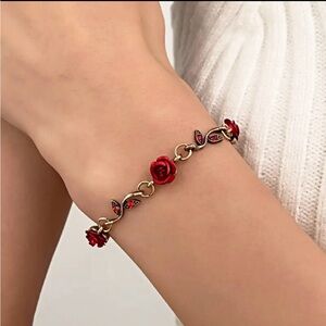 NWT! Gorgeous Rose Flower Charm Bracelet, Perfect Gift.